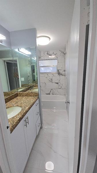 Building Photo - 3000 Riverside Dr