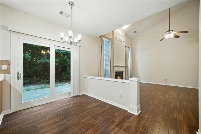 Building Photo - 215 Friars Head Dr NE