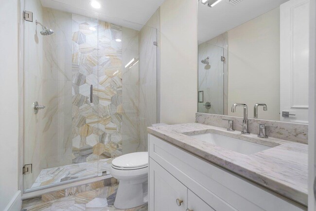 Building Photo - 1128 Crystal Dr