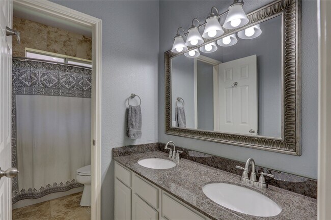 Building Photo - 19 S Linton Ridge Cir