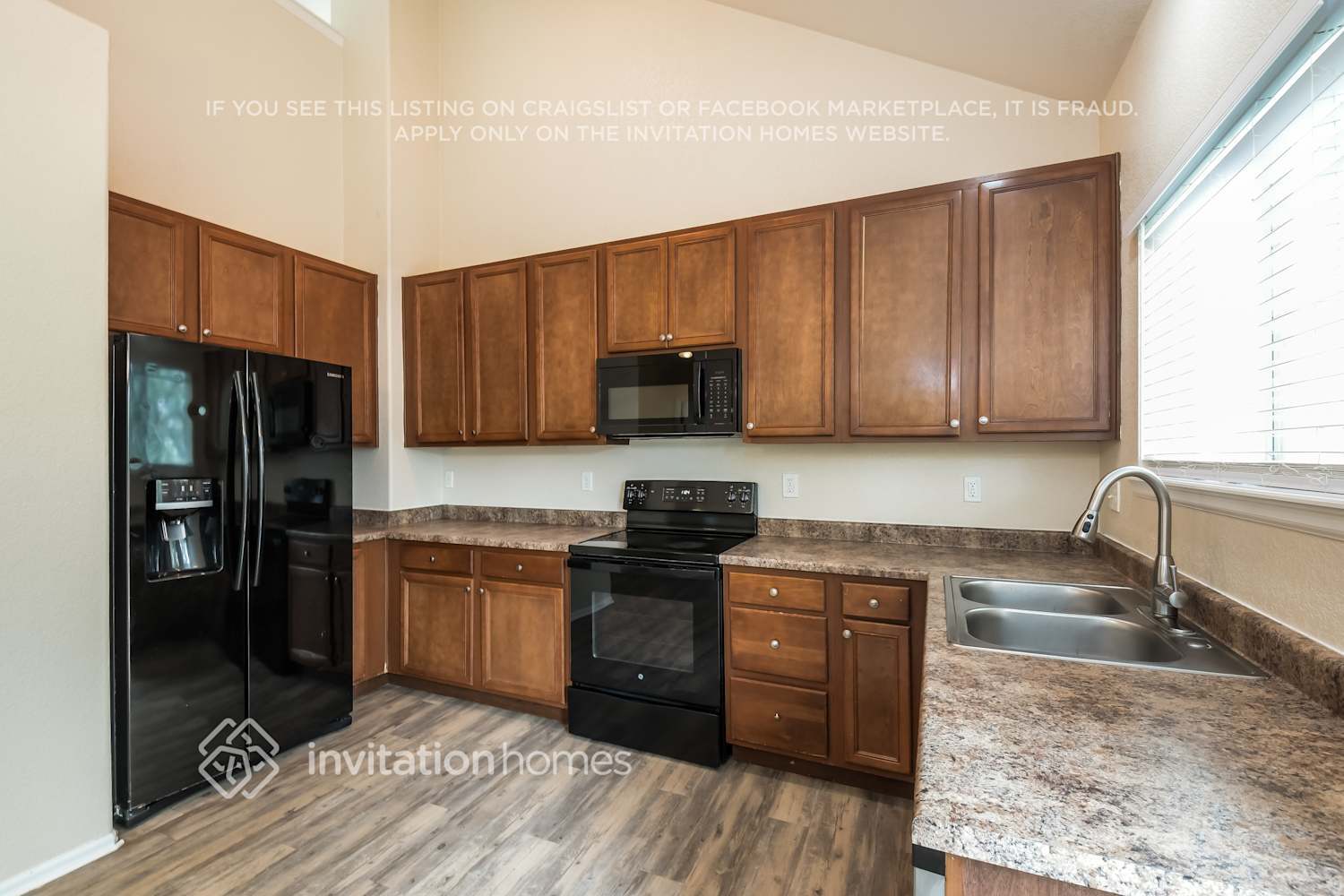 Building Photo - 9848 Kenton Cir