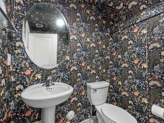 Building Photo - 1108 SE 26th Ter