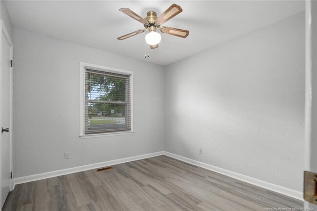 Building Photo - 508 Waterbury Dr