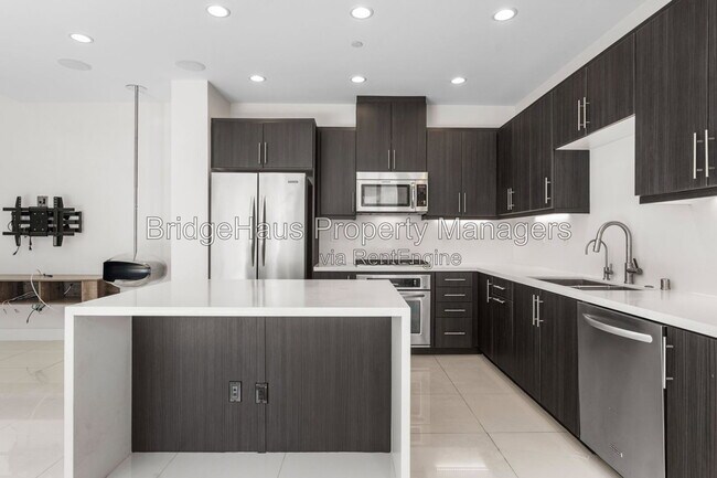 Building Photo - 7857 Inception Way