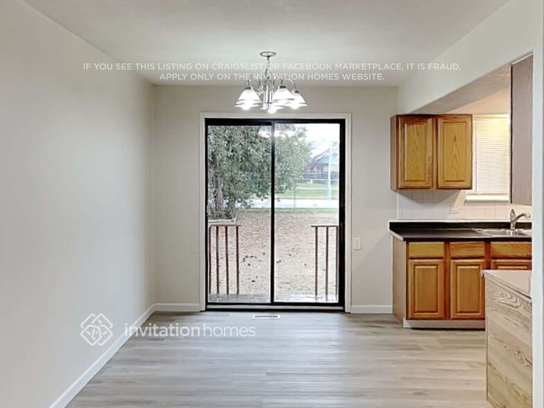 Building Photo - 8963 W Arbor Ave