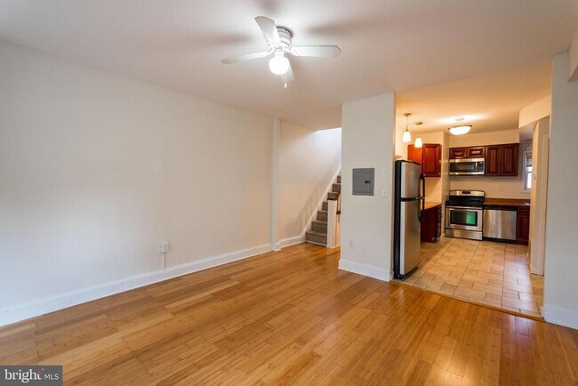 Building Photo - 2055 Catharine St