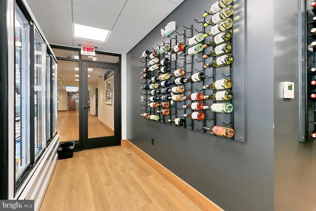 Building Photo - 5903 Mt Eagle Dr