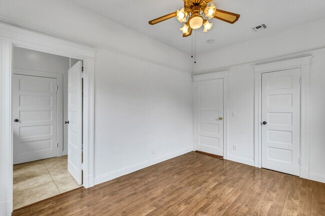 Building Photo - 1492 W 28th St
