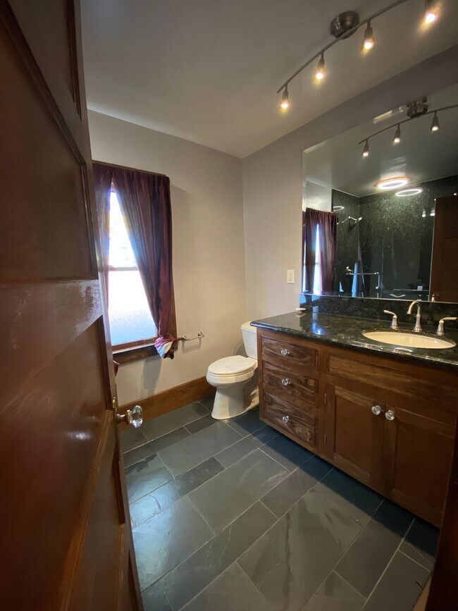 Building Photo - 3 Bed | 2 Bath | McKinley Park Area — $3,375/Month