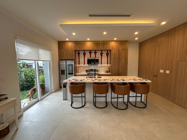 Building Photo - 2109 SW 18th Ave