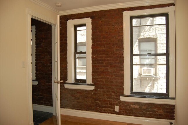 Building Photo - 416 E 13th St