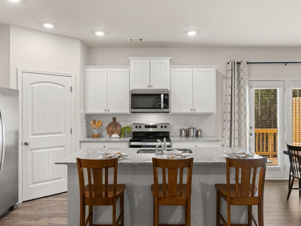 Building Photo - 487 Stoneybrook Dr