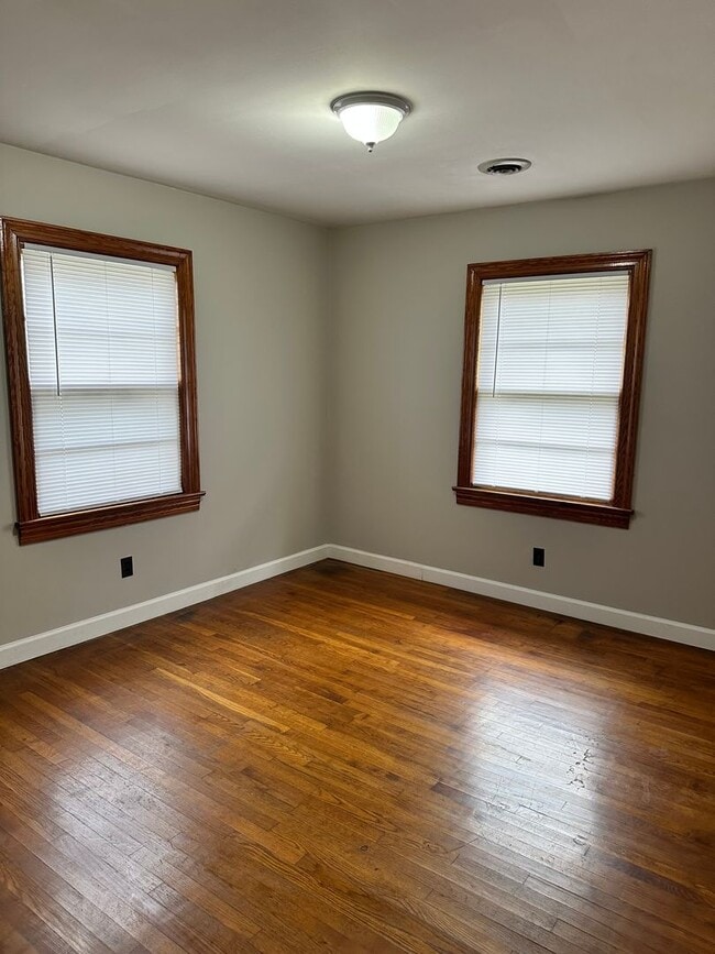 Building Photo - RENTAL HOME 3BD/1.5BTH