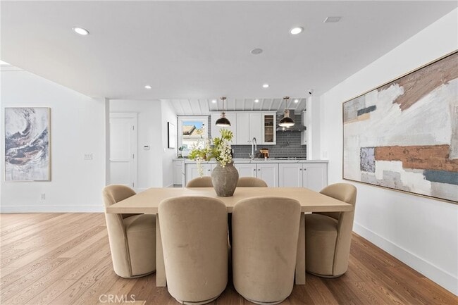 Building Photo - 12947 La Maida St