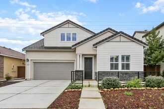 Building Photo - Springlake 3 Bedroom 3 Bathroom House