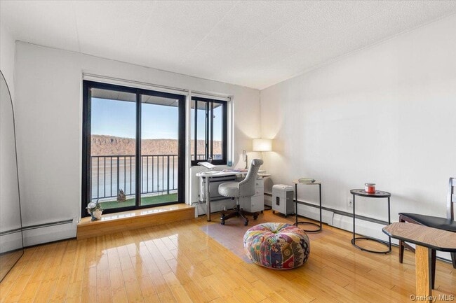 Building Photo - 1085 Warburton Ave