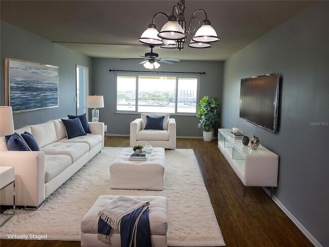 Building Photo - 4775 Cove Cir
