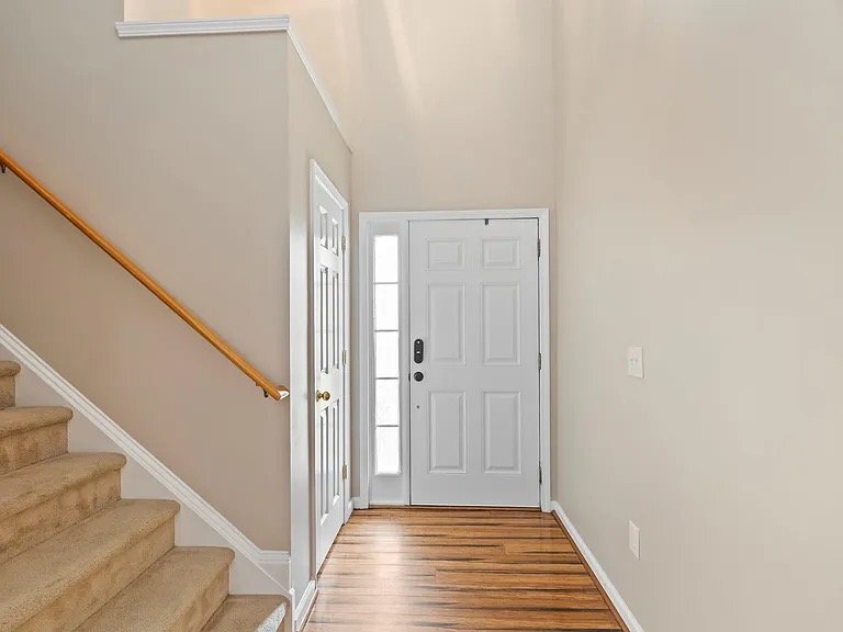 Building Photo - 11 Kinglet Ct