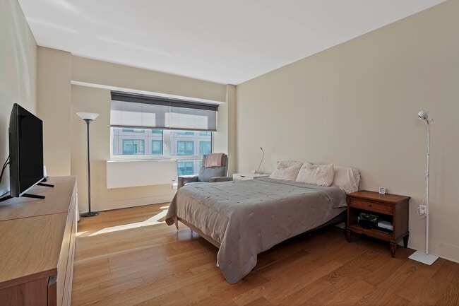 Building Photo - 440 Kent Ave