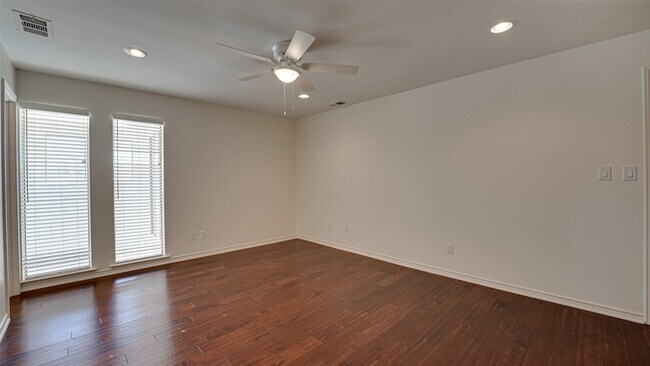 Building Photo - 5818 Orchid Ln