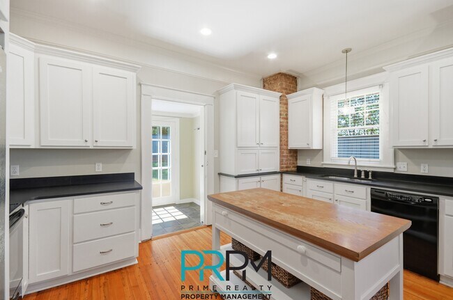 Building Photo - 24 Tindal Ave