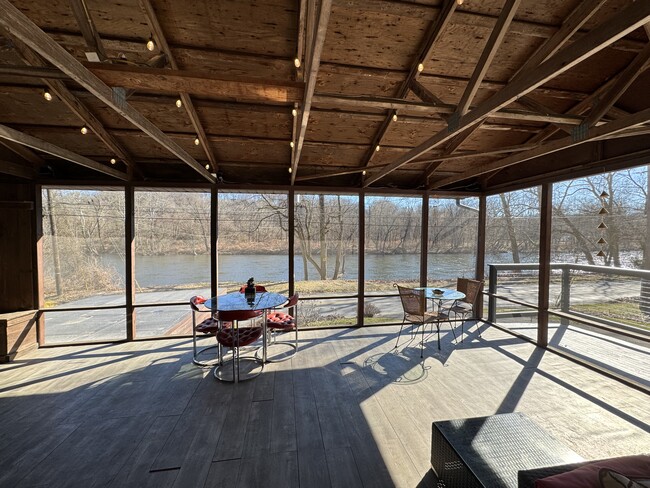 Building Photo - 312 Lehigh Dr
