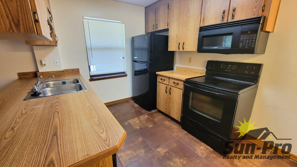 Building Photo - 1668 Spring Garden Ct