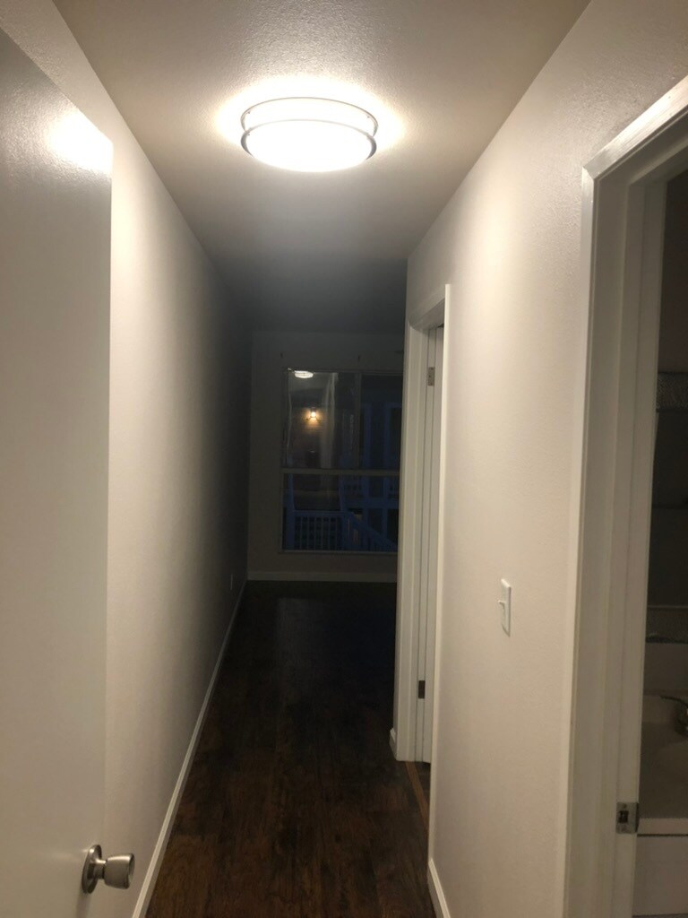 Building Photo - 1050 Eha St