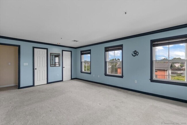 Building Photo - 677 Quinnipiac Ave