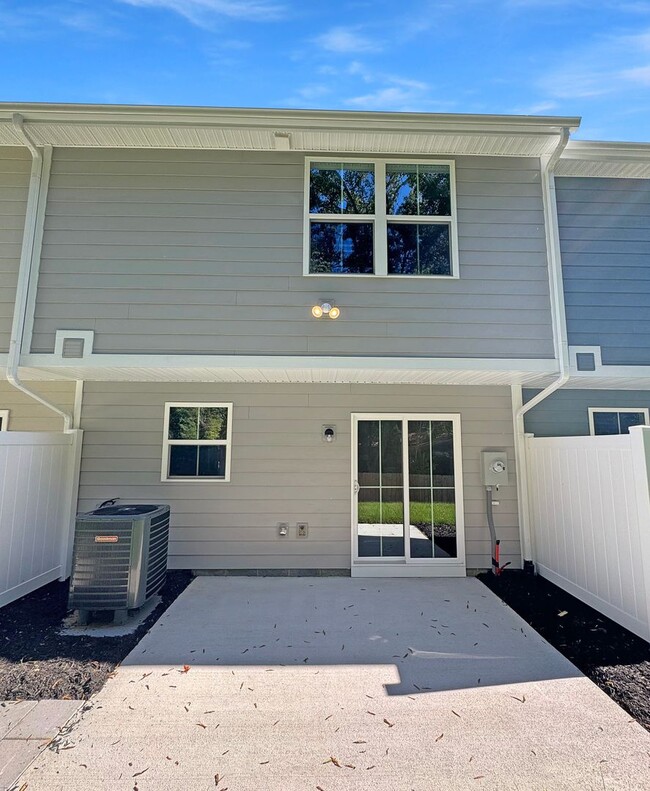 Building Photo - Gorgeous, Brand New 3-Bedroom Home with Mo...