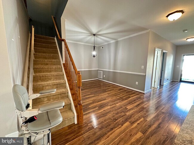 Building Photo - 6504 Feather Edge Court