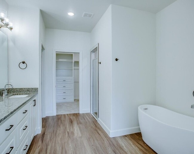 Building Photo - Great 4 bed 2.5 bath in COOPER ISD