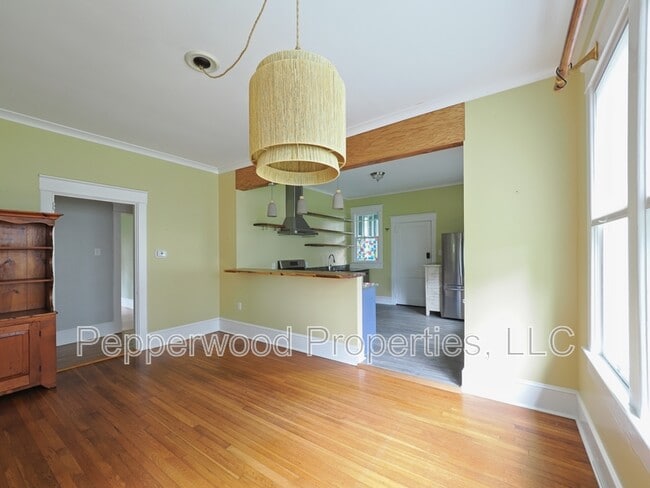 Building Photo - 721 Glendalyn Ave