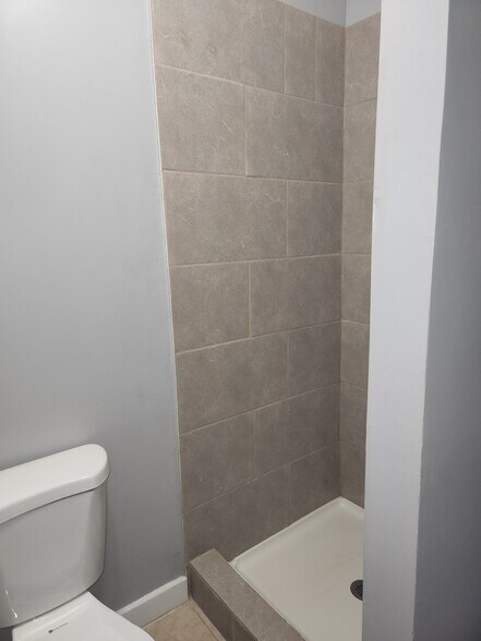 Building Photo - 3916 Clark Ave