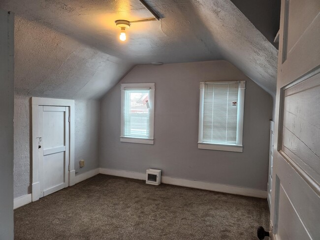 Building Photo - 610 W Water St