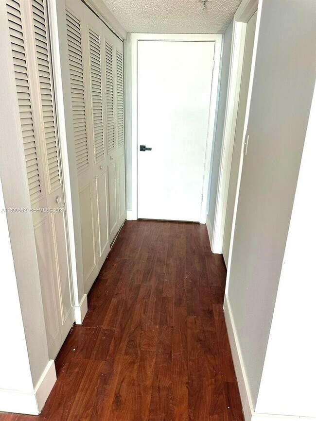 Building Photo - 20840 San Simeon Way