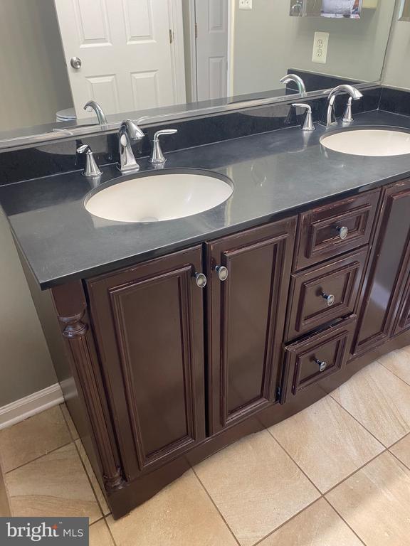 Building Photo - 21733 Tottenham Hale Ct