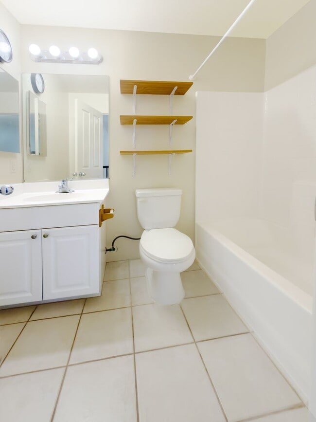 Building Photo - Stunning 3-bedroom and 2.5-bathroom Townhouse (Located in Mariner Place, Ewa Beach, HI) Move in S...