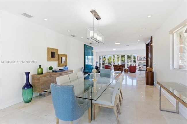 Building Photo - 1249 Biscaya Dr