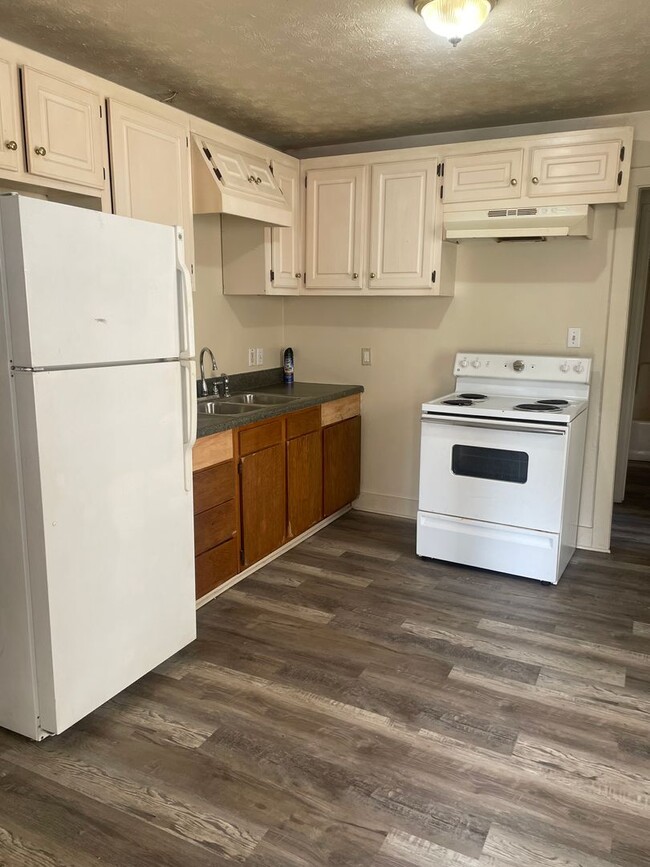 Building Photo - Knoxville 37921 - Charming 3-Bedroom, 1 Bath Home in Knoxville – Available Now! - Contact Lisa Vi...