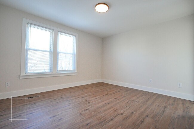 Building Photo - 1257 N 6th St