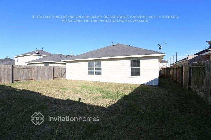 Building Photo - 8567 Chaletford Dr