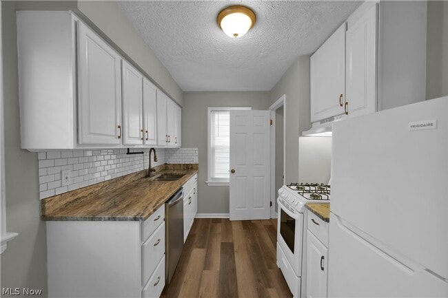 Building Photo - 4561 W 148th St