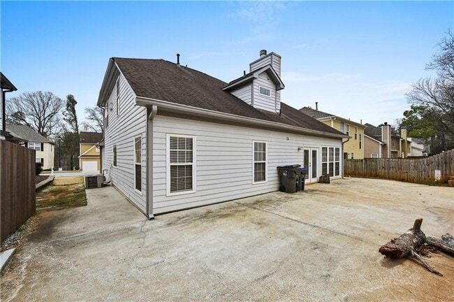 Building Photo - 675 Manor Glen Dr