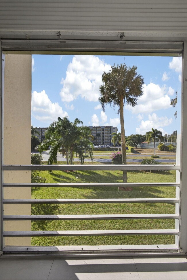 Building Photo - 3590 Via Poinciana