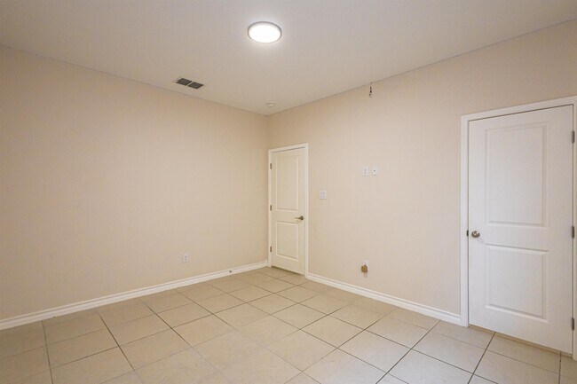 Building Photo - 1512 Latigo Lp