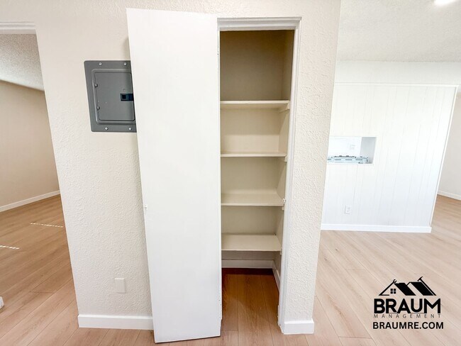 Building Photo - 4636 Laurel Canyon Blvd