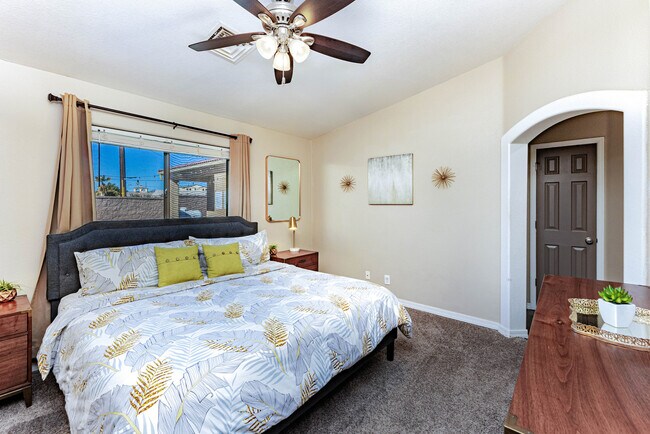 Building Photo - 820 Avalon Ave