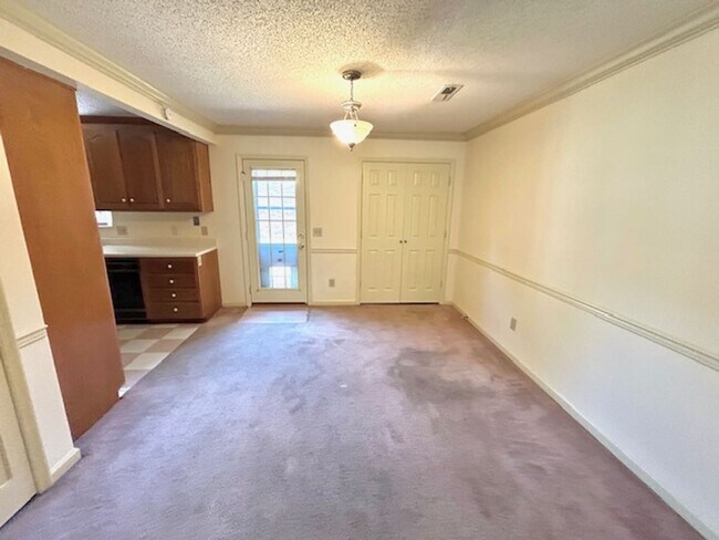 Building Photo - Spacious 2 Bed / 2.5 Bath Home in Madison -- MOVE IN SPECIAL