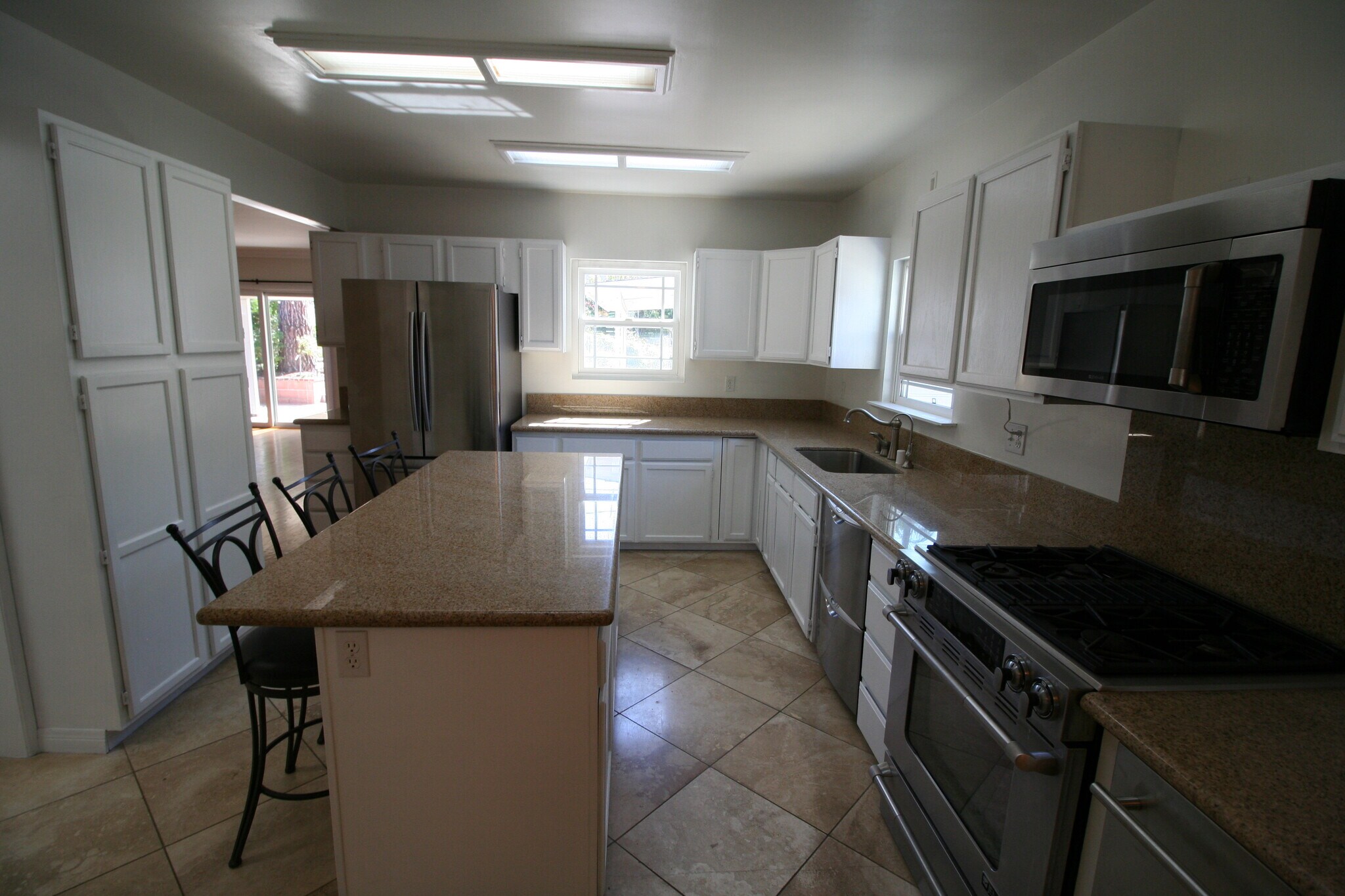 Building Photo - 8318 Gonzaga Ave